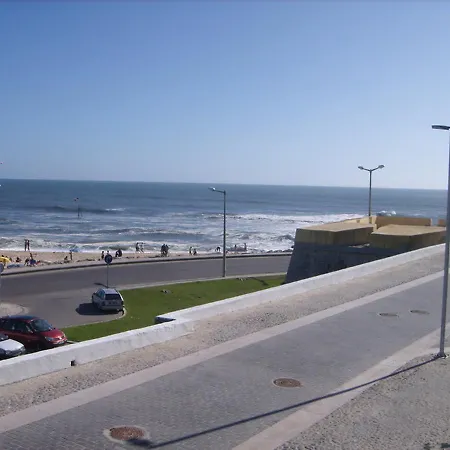 R. 5 De Outubro * Figueira da Foz